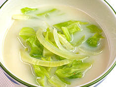 春野菜の豆乳スープ