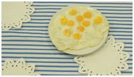 うずらの卵で目玉焼き